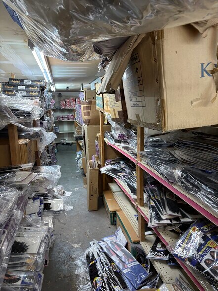 More Photos Of 164-17 Jamaica Ave, Jamaica Unknown For Lease