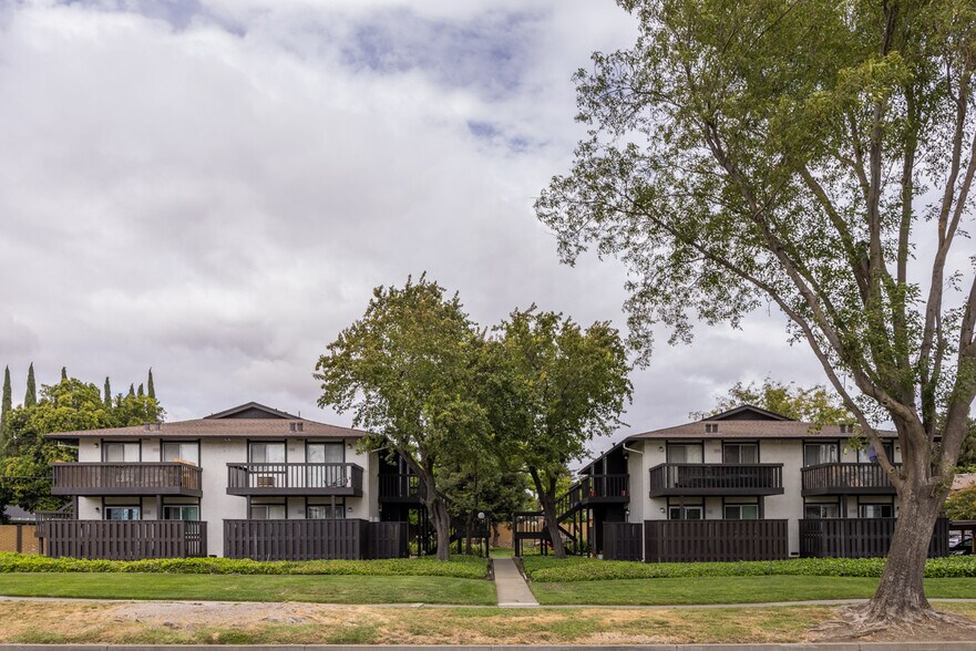 More Photos Of 1700 E Tabor Ave, Fairfield Apartments For Sale