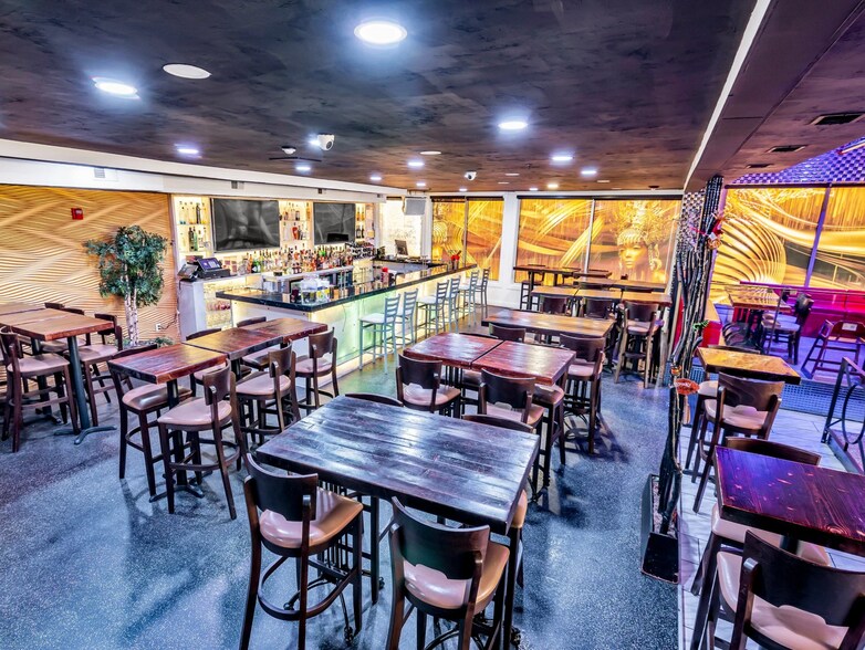 More Photos Of 118-124 S Union St, Lawrence Restaurant For Sale