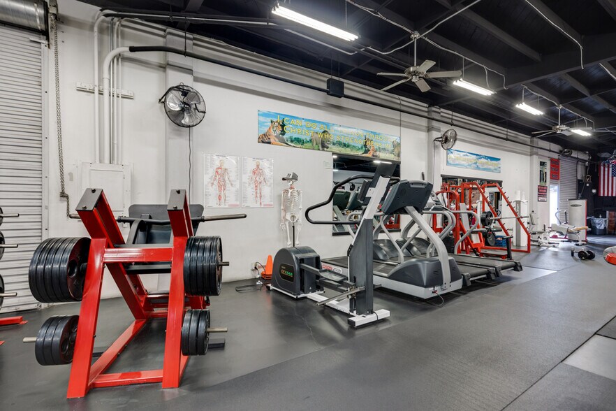 More Photos Of 640 Terminal Way, Costa Mesa Light Manufacturing For Lease