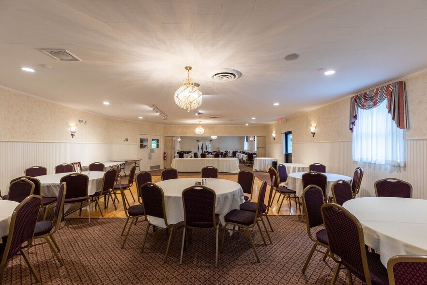 More Photos Of 1428 Center St, Ludlow Restaurant For Sale