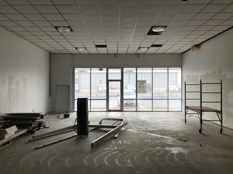 More Photos Of 4817 Broadway St, Quincy Storefront For Lease