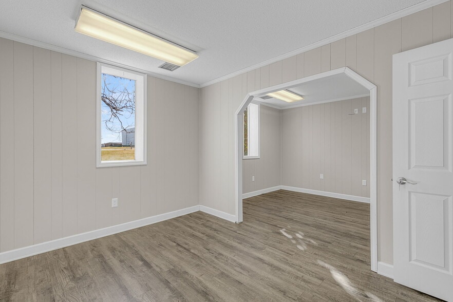 More Photos Of 113 Southwest Dr, Spartanburg Service For Sale