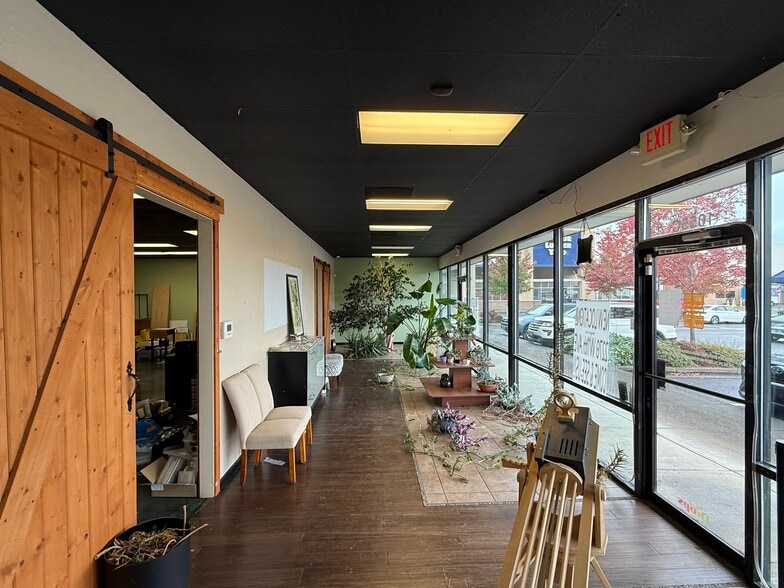 More Photos Of 1055 Bailey Hill Rd, Eugene Unknown For Lease