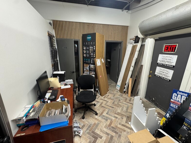 More Photos Of 100 E 32nd St, Bryan Freestanding For Lease