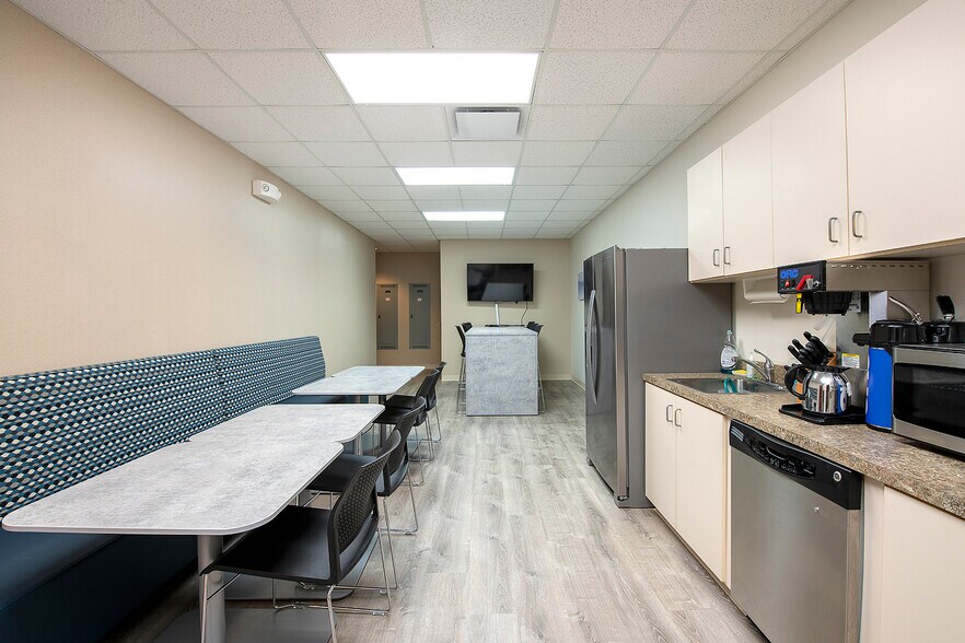 More Photos Of 22710 Fairview Center Dr, Fairview Park Medical For Lease