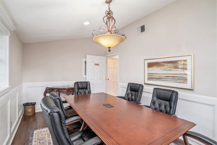 More Photos Of 329 Pauls Dr, Brandon Office Residential For Sale