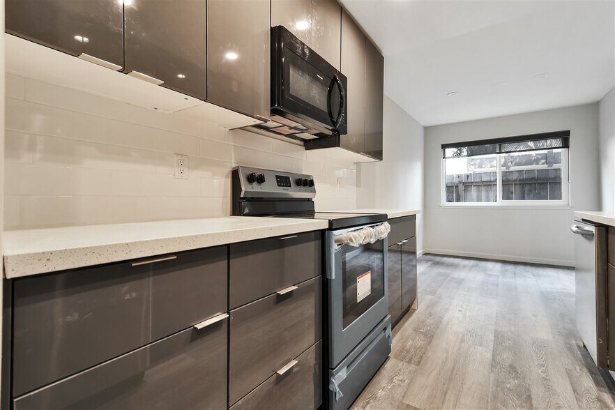 More Photos Of 630 Masonic Way, Belmont Apartments For Sale