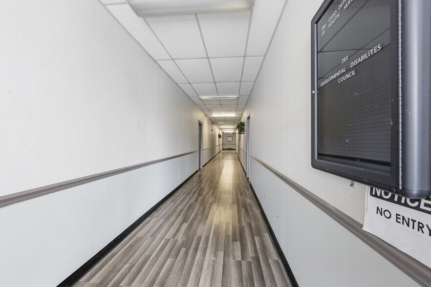 More Photos Of 899 E Broad St, Columbus Medical For Lease