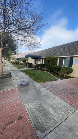 More Photos Of 142 N Grant Ave, Manteca Medical For Lease