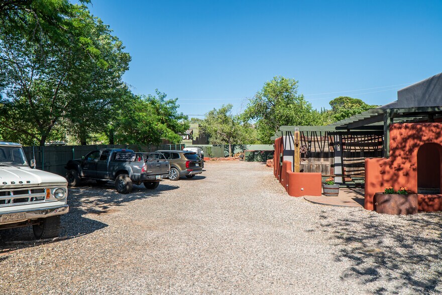 More Photos Of 110 Oak Creek Blvd, Sedona Specialty For Sale