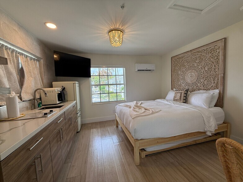 More Photos Of 2502 Tamarind Dr, Hutchinson Island Hotel For Sale
