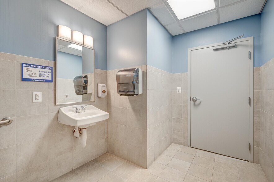 More Photos Of 207 N Main St, Boonsboro Office For Sale