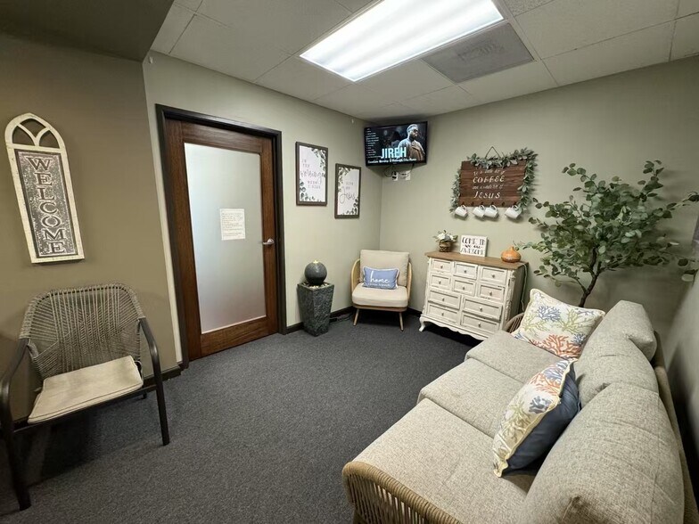 More Photos Of 360 E 7th St, Upland Medical For Lease