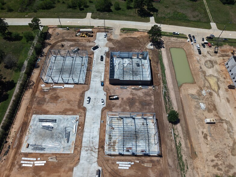 More Photos Of 1523 S Persimmon St, Tomball Warehouse For Sale