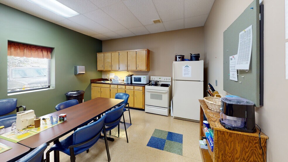 More Photos Of 950 Starvue Dr NW, Cleveland Office For Sale
