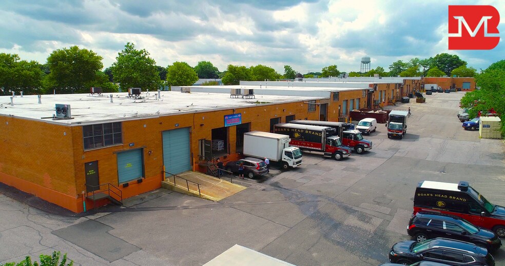 More Photos Of 95 Hoffman Ln, Islandia Warehouse For Lease