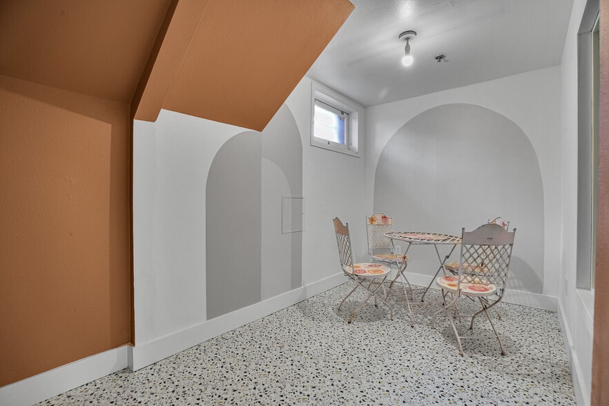 More Photos Of 1215 NW 21st Ave, Portland Apartments For Sale