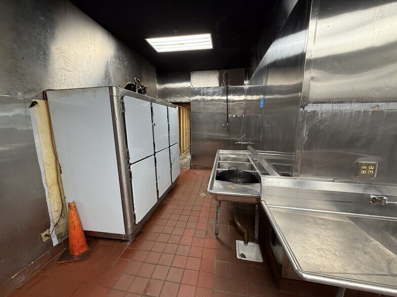 More Photos Of 46560 Fremont Blvd, Fremont Warehouse For Sale