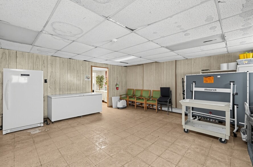 More Photos Of 1110 Coles Mill Rd, Williamstown Specialty For Sale