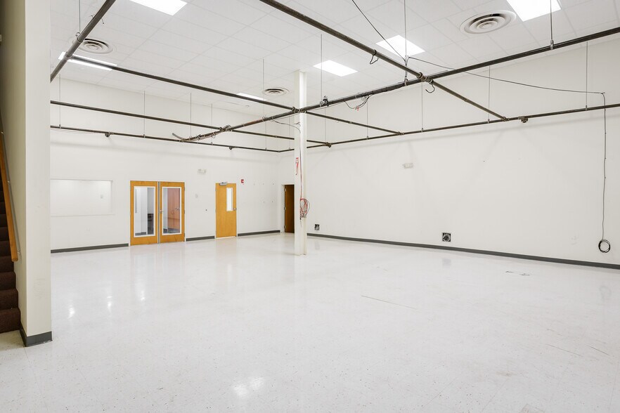 More Photos Of 502 S Court St, Florence Warehouse For Sale