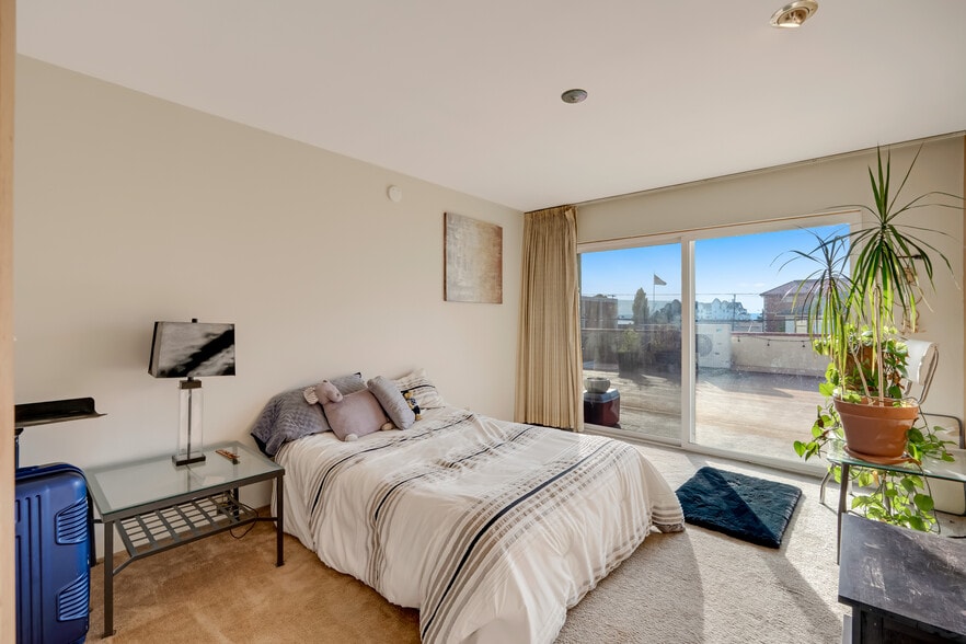 More Photos Of 2510-2512 Colby Ave, Everett Storefront Retail Office For Sale