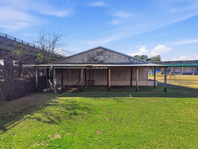 More Photos Of 401 Hodges Ave, Albany Industrial For Sale