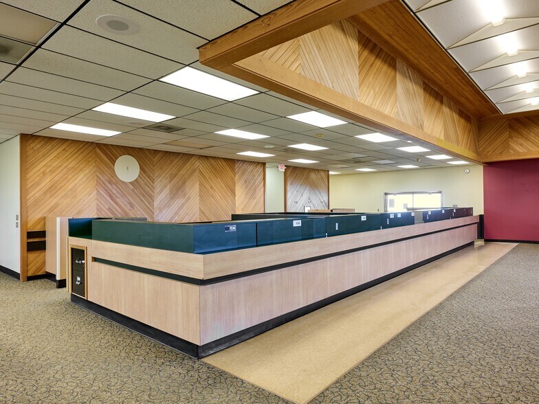 More Photos Of 200 Center Ave, Molalla Bank For Sale