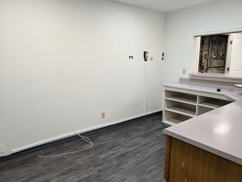 More Photos Of 550 N Main St, Logan Office For Lease