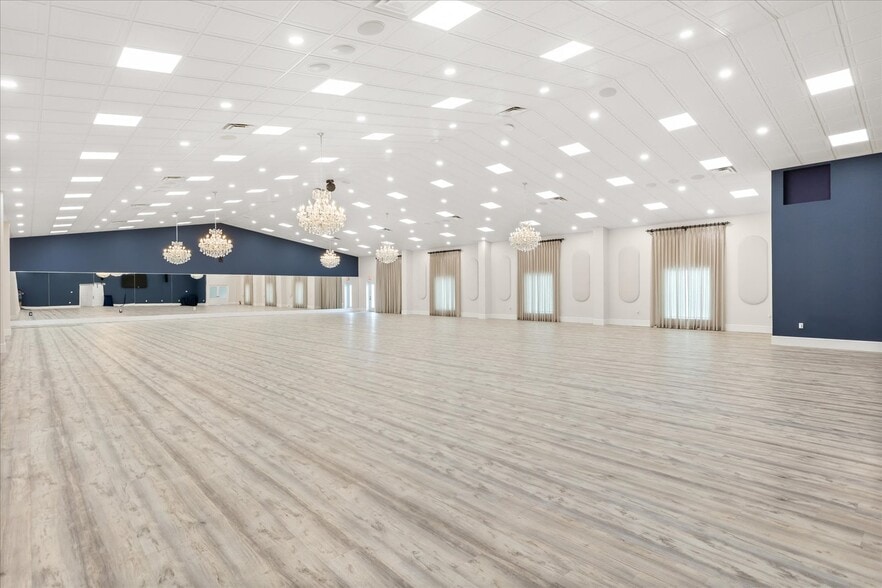 More Photos Of 455 Briar Patch Ln, Geneva Specialty For Sale