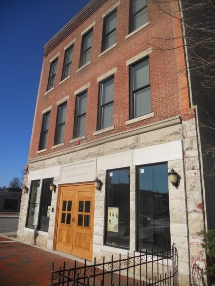 Primary Photo Of 222 W Kirkwood Ave, Bloomington Storefront Retail Office For Lease