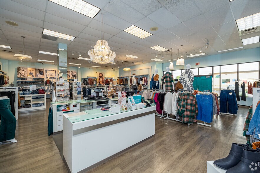 More Photos Of 800 E Aldrich Rd, Bolivar Freestanding For Lease