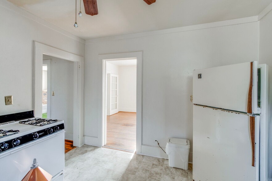 More Photos Of 5601 N Main St, Columbia Office For Sale