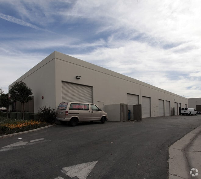 More Photos Of 12630 Westminster Ave, Garden Grove Warehouse For Lease