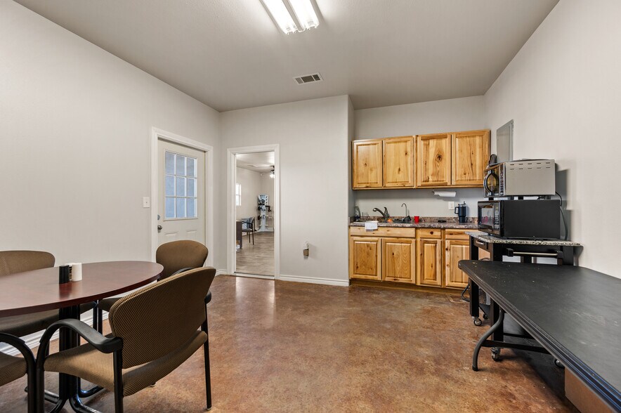 More Photos Of 204 County Road 4225, Bonham Industrial For Sale