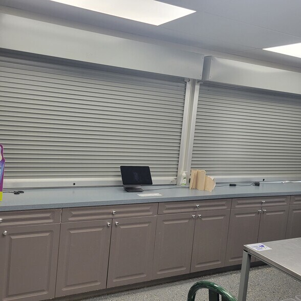 More Photos Of 3055 Shirley Dr, Jackson Freestanding For Sale