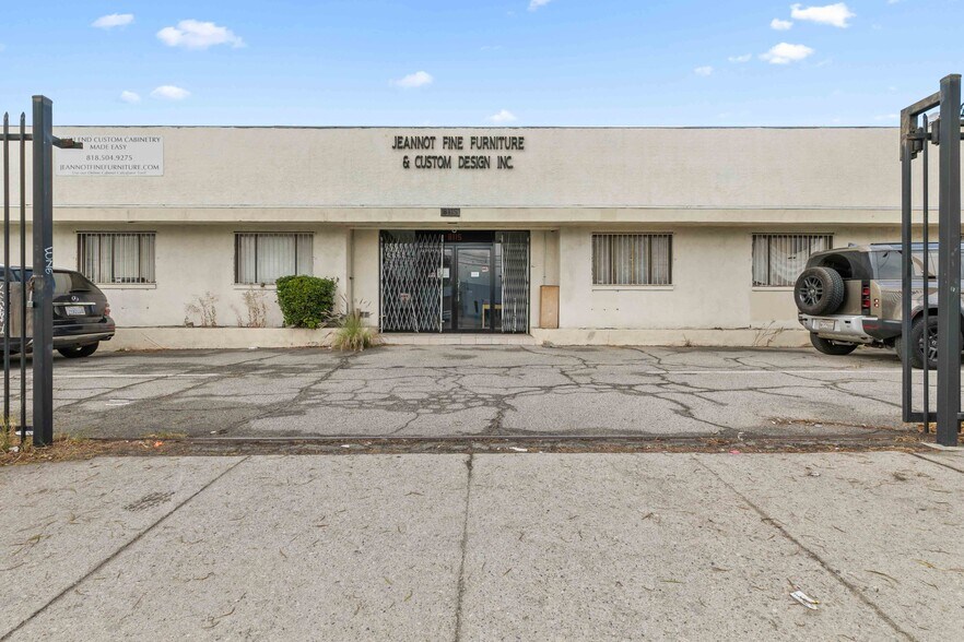 More Photos Of 8115 Lankershim Blvd, North Hollywood Warehouse For Lease