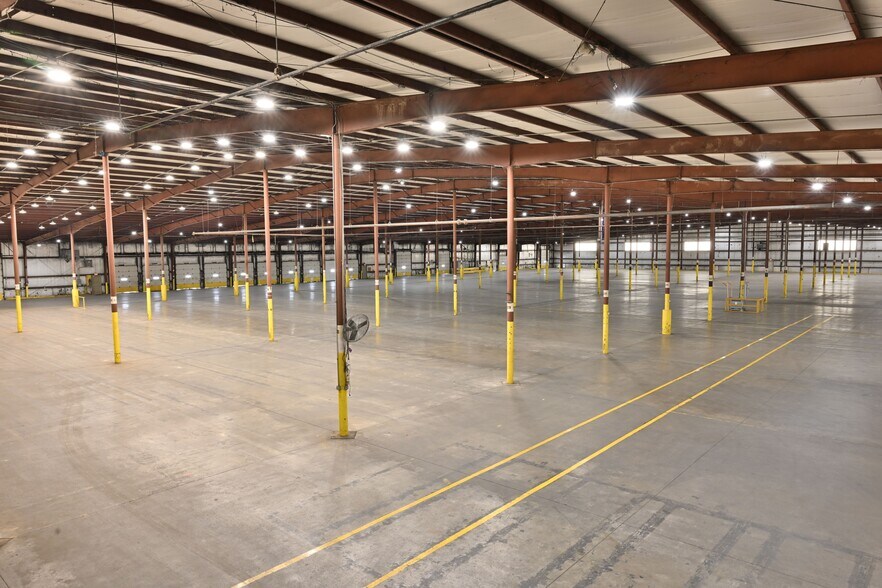 More Photos Of 2314 Wilkins Dr, Chillicothe Warehouse For Lease