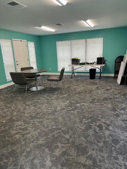 More Photos Of 10569 Lem Turner Rd, Jacksonville Medical For Sale