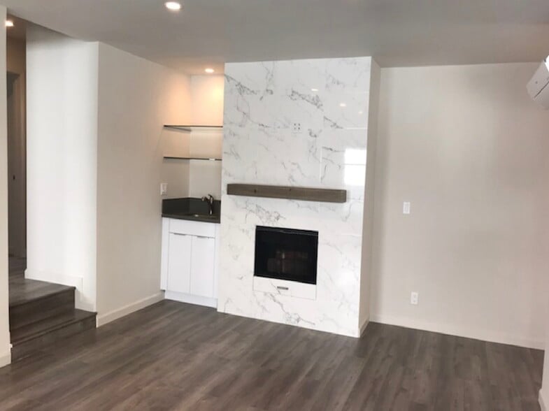 More Photos Of 1015 3rd St, Santa Monica Apartments For Sale