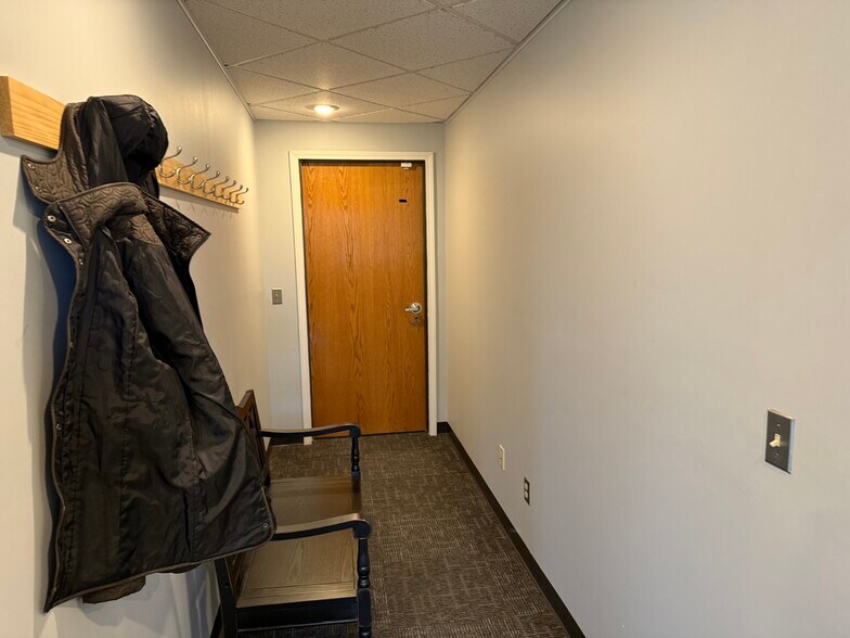 More Photos Of 8285 S Saginaw St, Grand Blanc Office For Lease