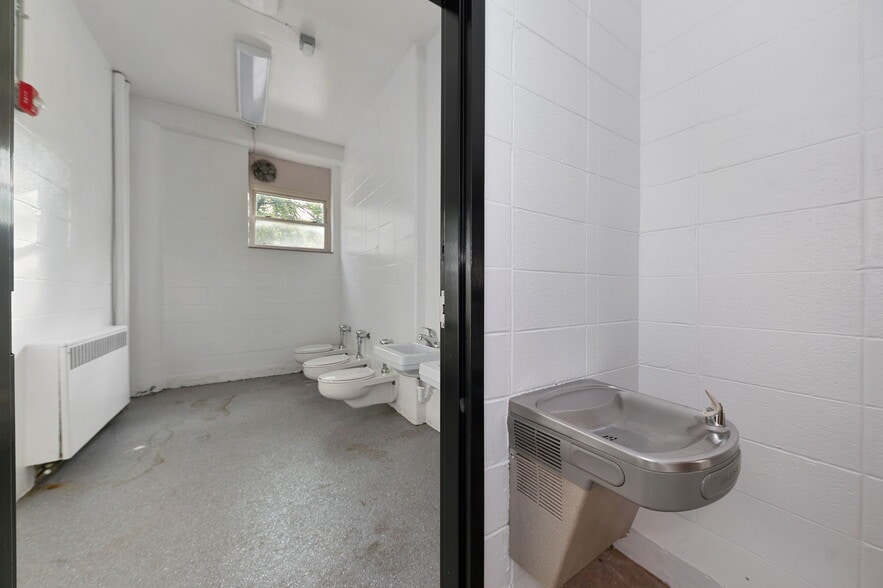 More Photos Of 1607 Mansfield St, Cincinnati Schools For Lease