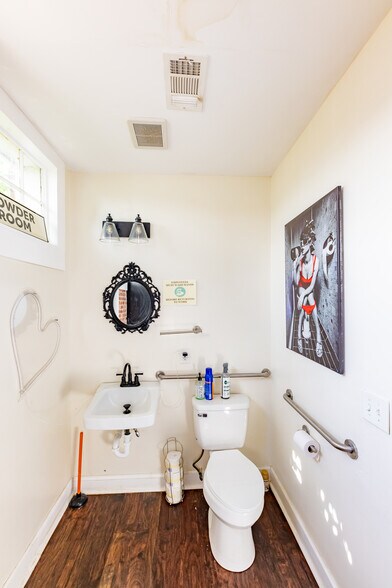 More Photos Of 106-108 N Church St, Thomaston Storefront For Sale