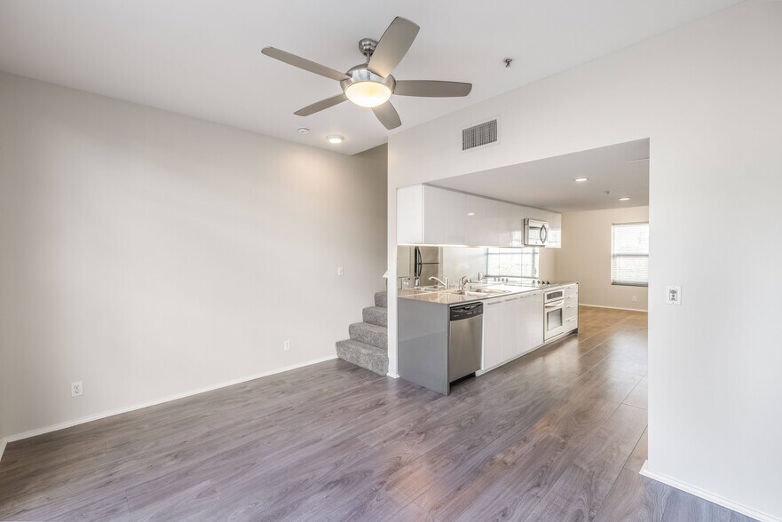 More Photos Of 2015 Hancock St, San Diego Apartments For Sale