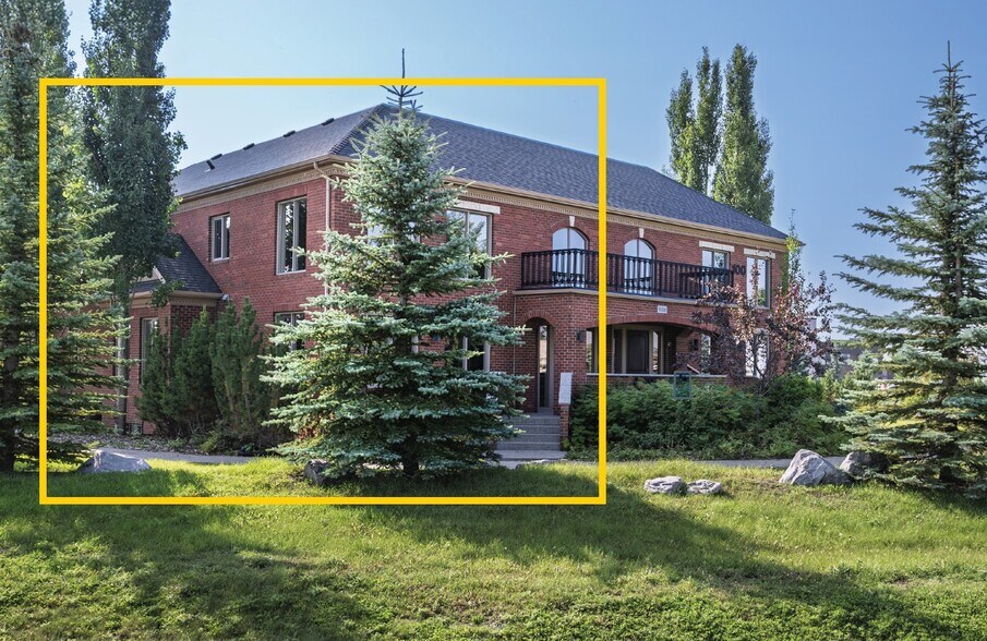 More Photos Of 90 Commercial Dr, Calgary Office For Lease