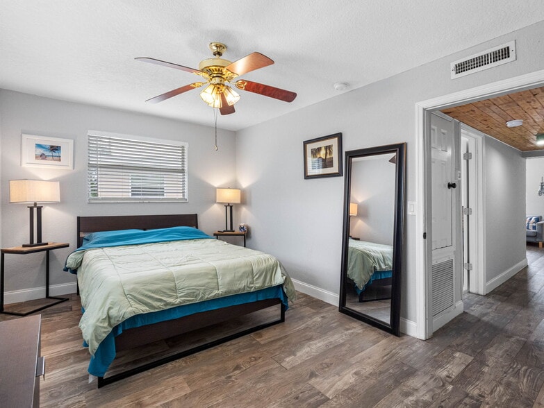More Photos Of 309 Avanda Ct, Clearwater Multifamily For Sale
