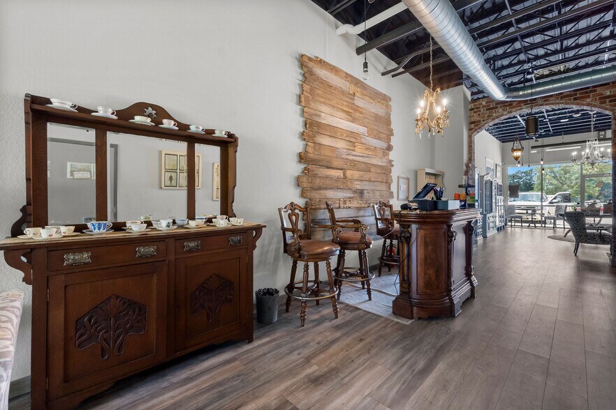 More Photos Of 525 Woodland Square Blvd, Conroe Coworking Space