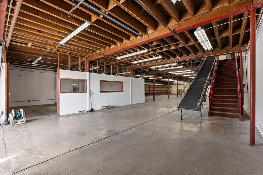 More Photos Of 500 alakawa St, Honolulu Warehouse For Sale