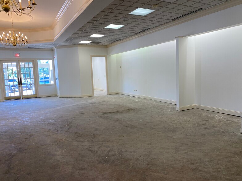 More Photos Of 620 E Main St, St Charles Medical For Lease