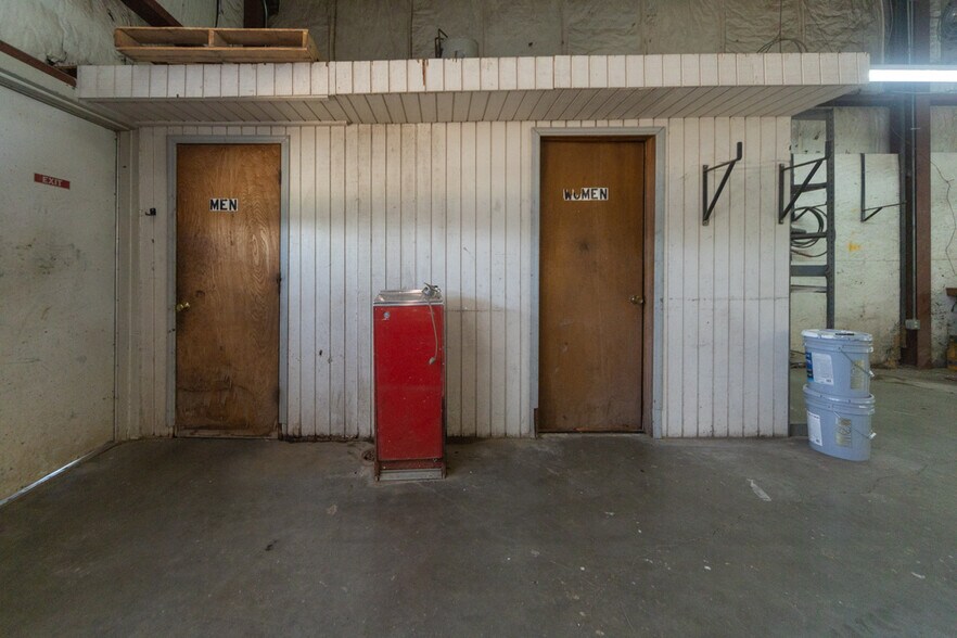 More Photos Of 3700 N 14th St, Ponca City Warehouse For Sale